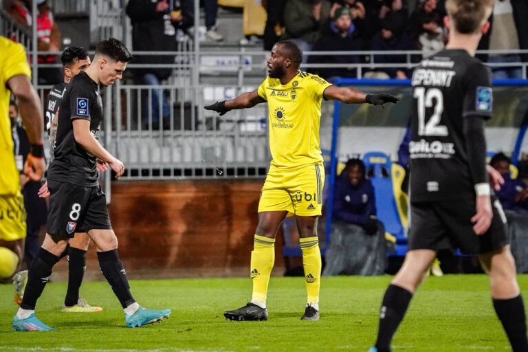 Mercato Pau Erwin Koffi sur le départ ! MaLigue2