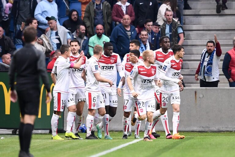 Ligue 2 (36e Journée) - Le VAFC, Bête Noire Du HAC, Se Donne De L'air ...