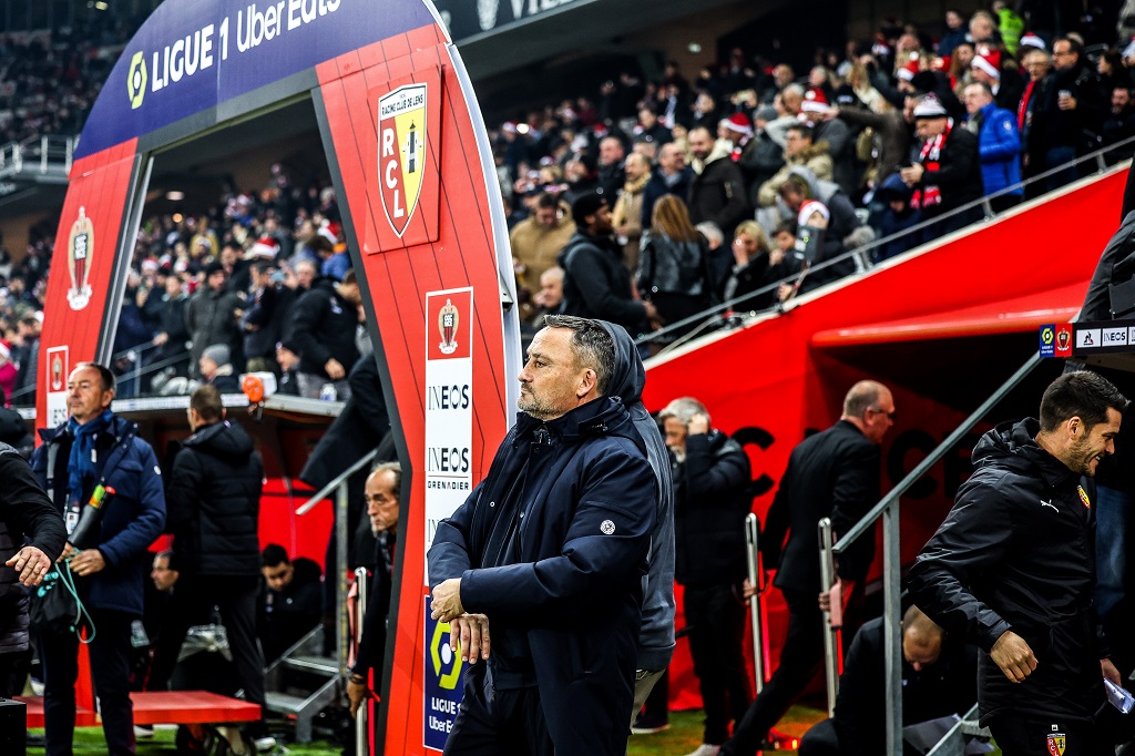 Ligue 1 - Un solide concurrent à Bruno Génésio se dégage dans le dossier du nouvel entraîneur de Nice thumbnail