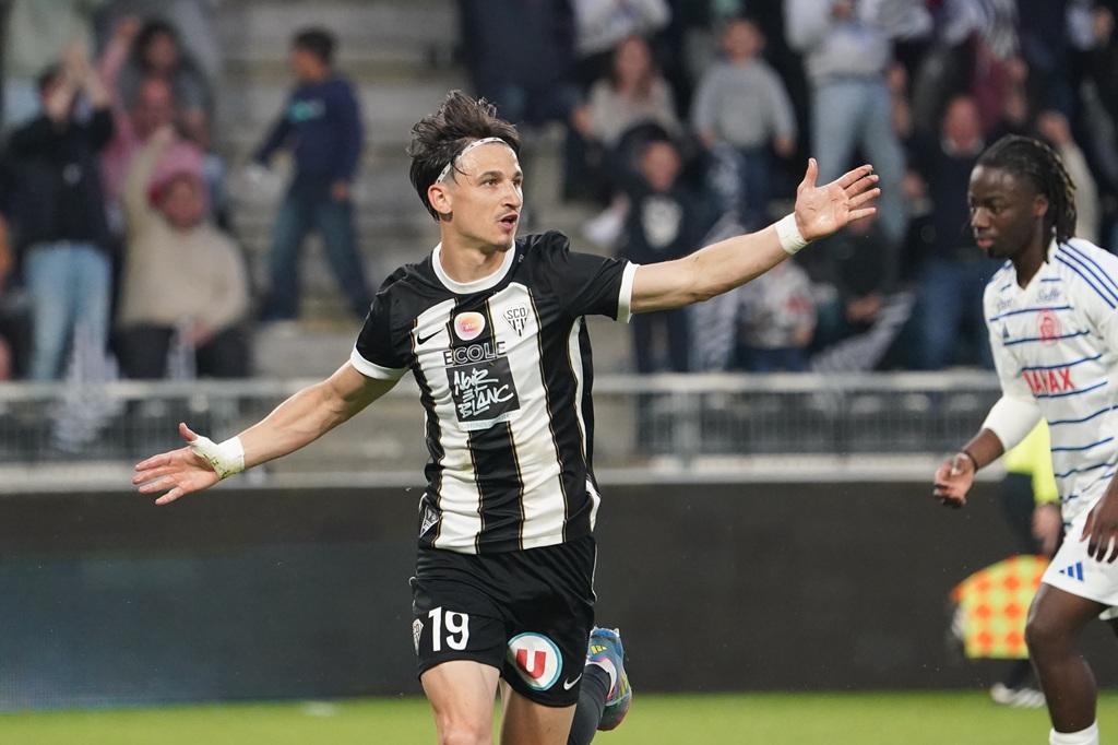 Esteban LEPAUL of Angers celebrate after scores during the Ligue 1 MCDonald's match between Angers and Strasbourg on May 10, 2025 at Stade Raymond Kopa in Angers, France. (Photo by Eddy Lemaistre/Icon Sport) - Photo by Icon Sport
