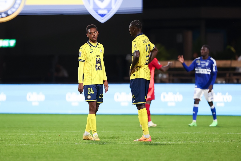 Kenji-Van BOTO of Pau FC and Ange AHOUSSOU of Pau FC during the Ligue 2 BKT match between Pau and Bastia at Nouste Camp on October 22, 2024 in Pau, France. (Photo by Romain Perrocheau/FEP/Icon Sport) - Photo by Icon Sport